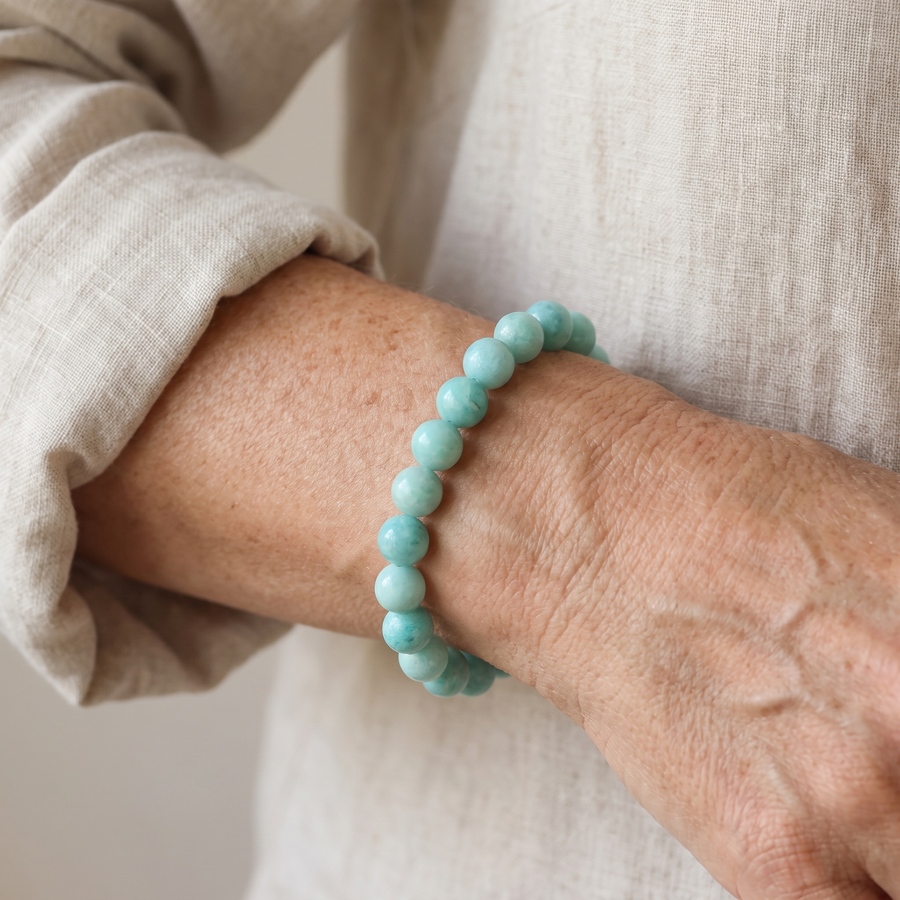 Bracelet "Nouveau Rivage" en Amazonite porté au poignet