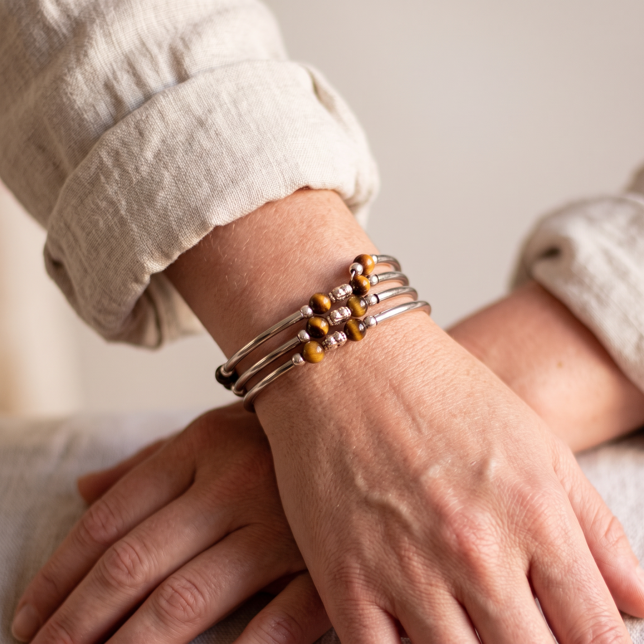 Bracelet "Chance" en Pierres Naturelles porté au poignet