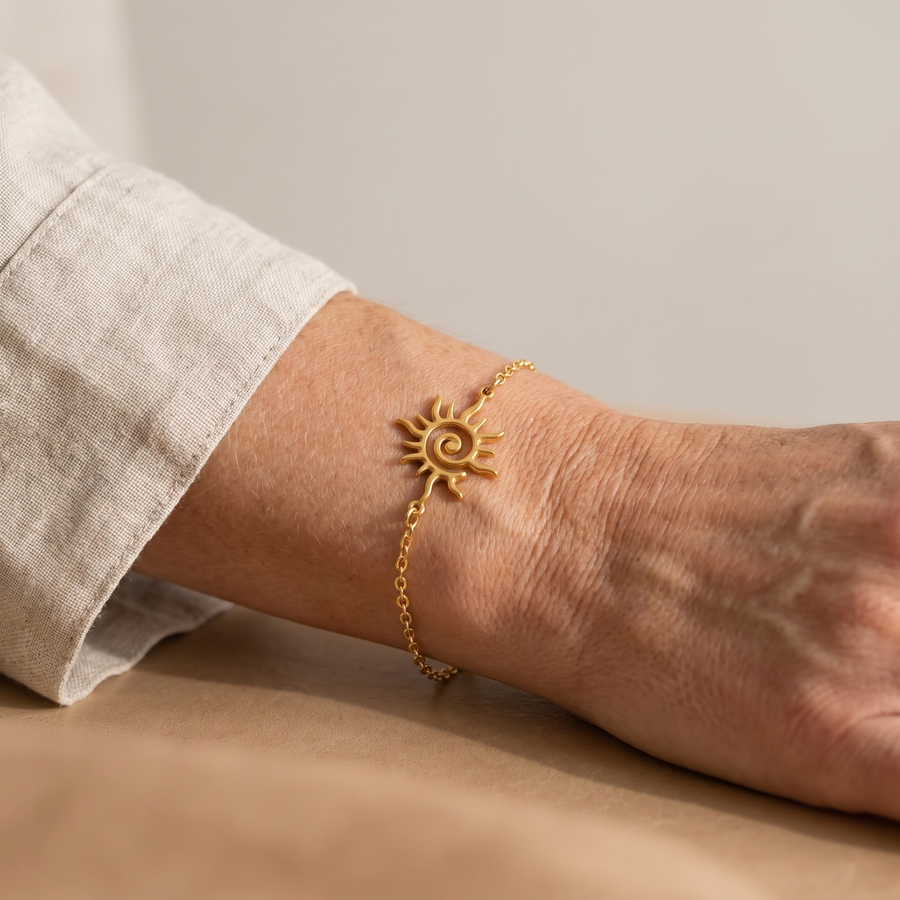 Bracelet "Rayon de Vie" Soleil Symbolique porté au poignet