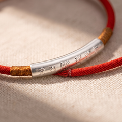 Détail des pierres du Bracelet Corde Rouge "Mantra" - Porte-Bonheur Symbolique