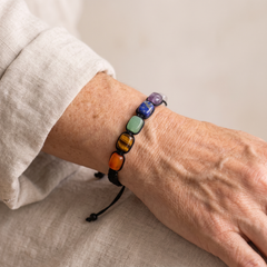 Bracelet Harmonie - 7 Chakras porté au poignet