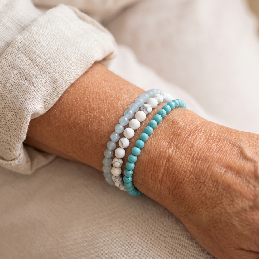 Ensemble "Océan de Douceur" en Turquoise, Howlite & Aigue-Marine porté au poignet